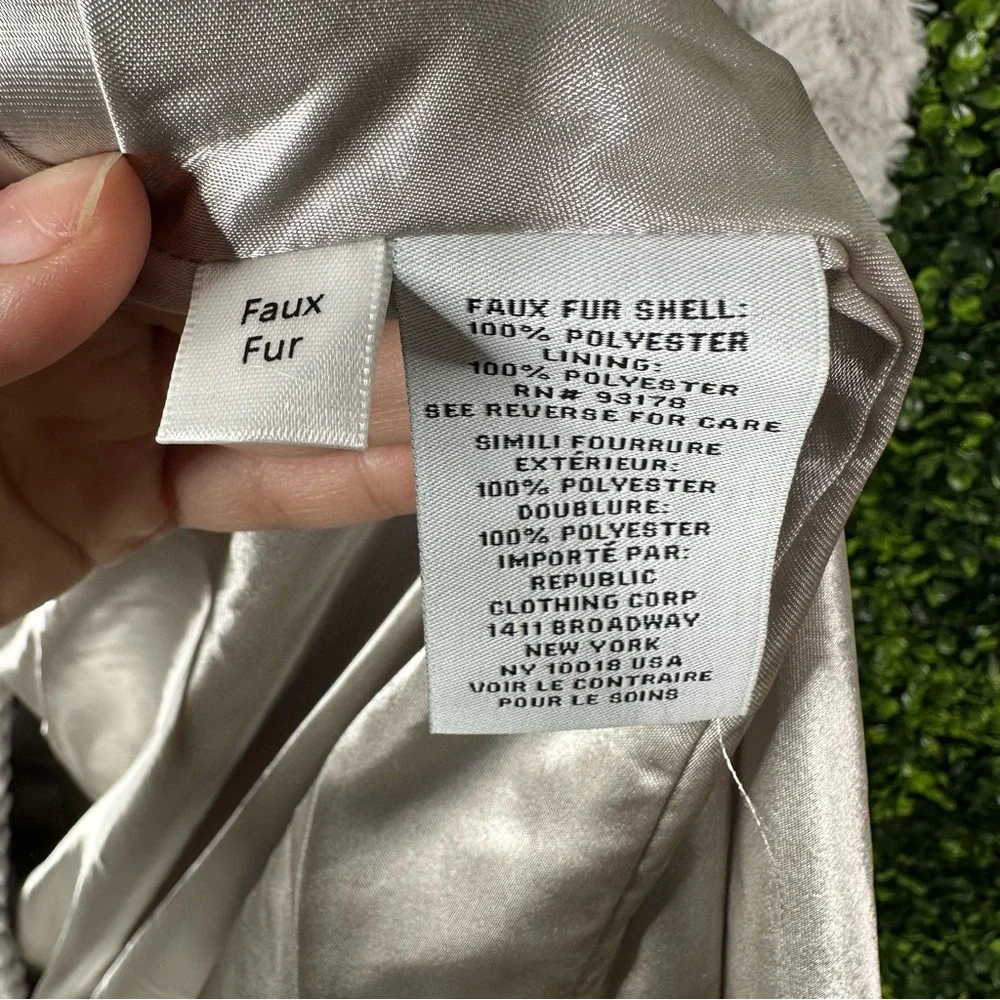 Nwt‎ Carmen Marc Valvo Textured gray cement color Coat